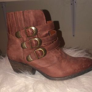 Ankle boots